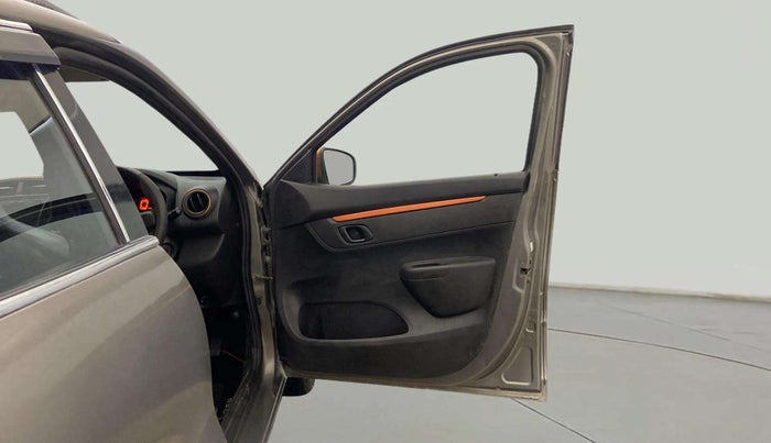 2018 Renault Kwid CLIMBER 1.0, Petrol, Manual, 66,843 km, RHS Front Door