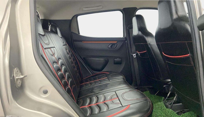 2018 Renault Kwid CLIMBER 1.0, Petrol, Manual, 66,843 km, Right Side Rear Door Cabin