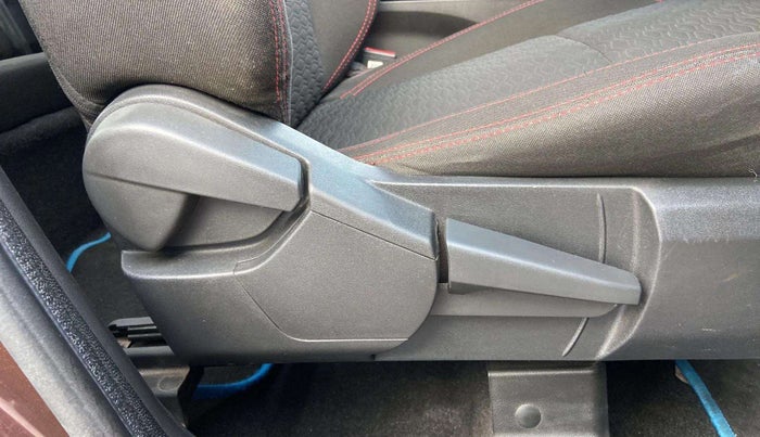 2022 Renault Kiger RXZ MT, Petrol, Manual, 62,397 km, Driver Side Adjustment Panel