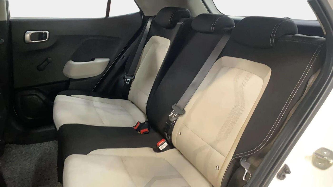 2023 Hyundai VENUE E (O) 1.2 , Petrol, Manual, 15,583 km, Right Side Rear Door Cabin