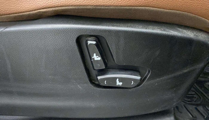 2020 MG HECTOR PLUS SHARP 1.5 PETROL TURBO CVT 6-STR, Petrol, Automatic, 75,932 km, Driver Side Adjustment Panel