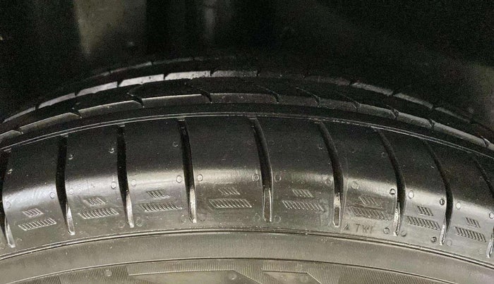 2020 MG HECTOR PLUS SHARP 1.5 PETROL TURBO CVT 6-STR, Petrol, Automatic, 75,932 km, Right Rear Tyre Tread