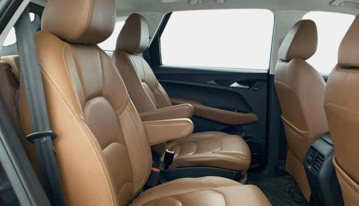 2020 MG HECTOR PLUS SHARP 1.5 PETROL TURBO CVT 6-STR, Petrol, Automatic, 75,932 km, Right Side Rear Door Cabin