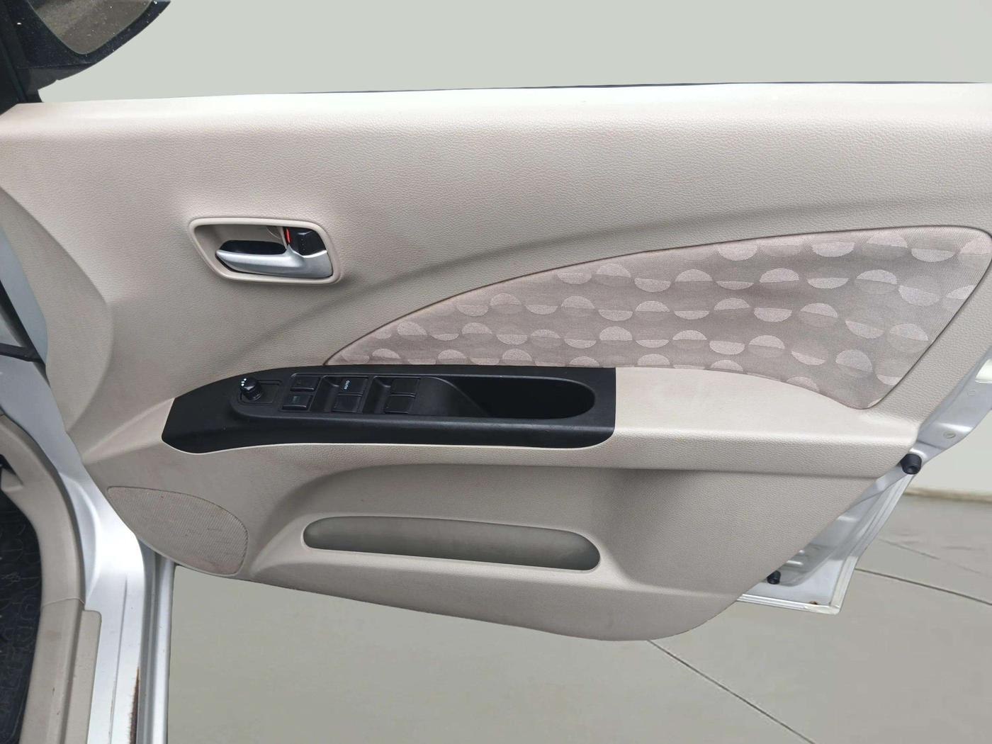 2016 Maruti Celerio ZXI (O), Petrol, Manual, 53,857 km, Driver Side Door Panels Control