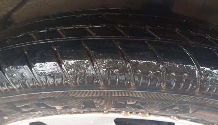2016 Maruti Celerio ZXI (O), Petrol, Manual, 53,857 km, Left Rear Tyre Tread