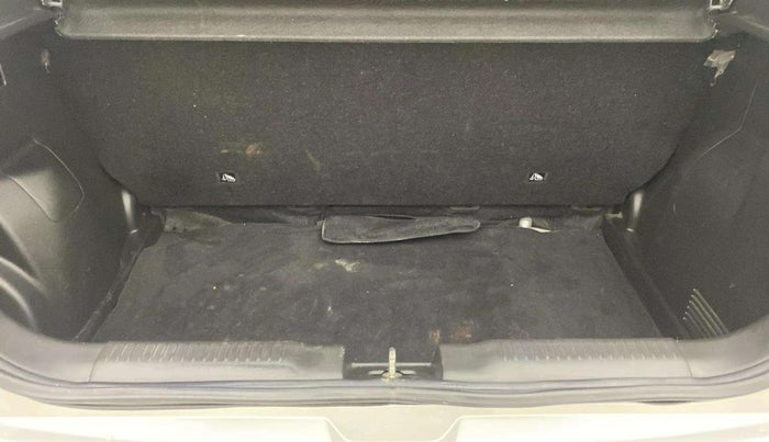 2018 Maruti Swift VXI AMT, Petrol, Automatic, 36,691 km, Boot Inside