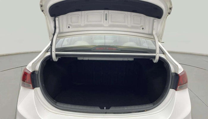 2018 Hyundai Verna 1.6 VTVT SX, Petrol, Manual, 87,527 km, Boot Inside