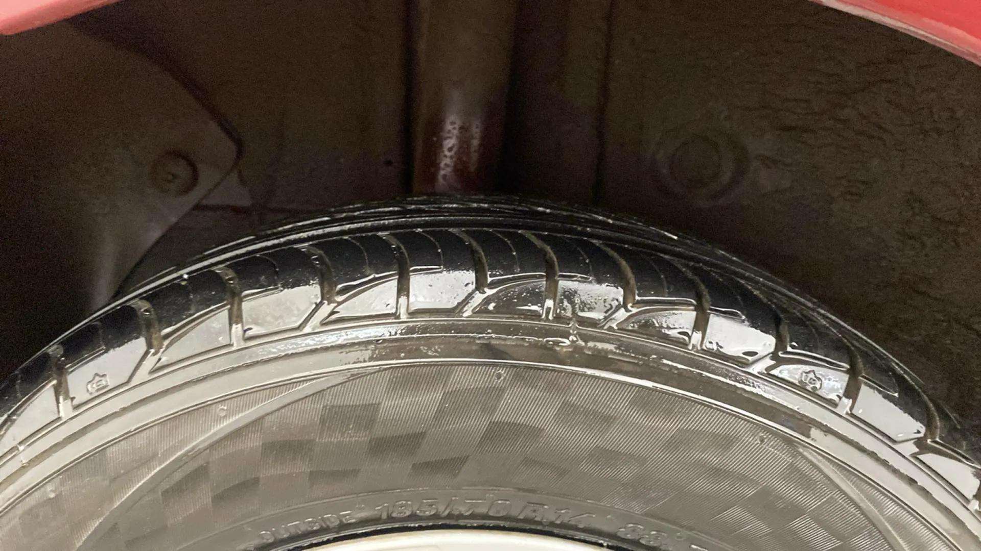 RHS-Rear-Tyre-Tread-19