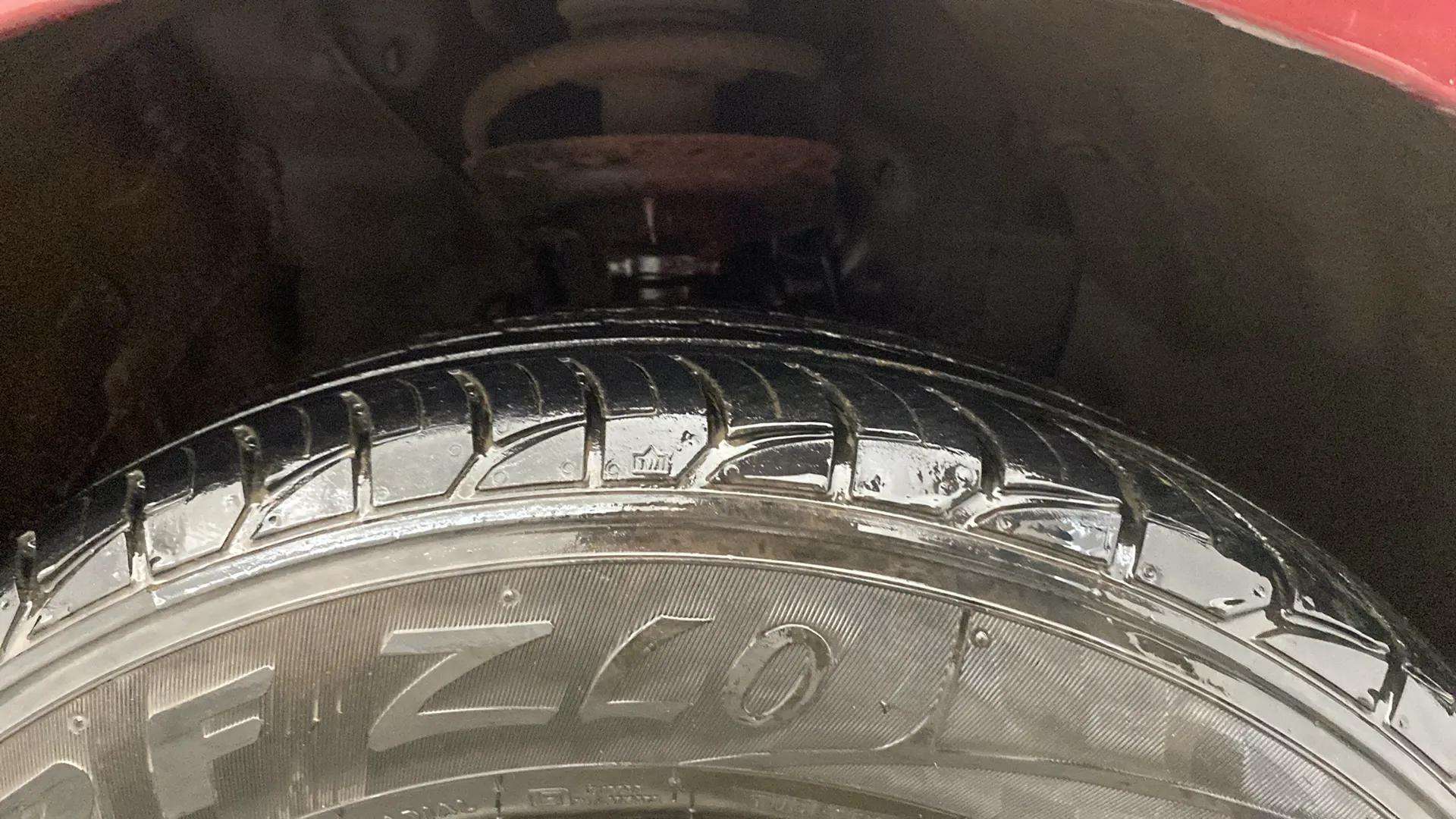 RHS-Front-Tyre-Tread-18