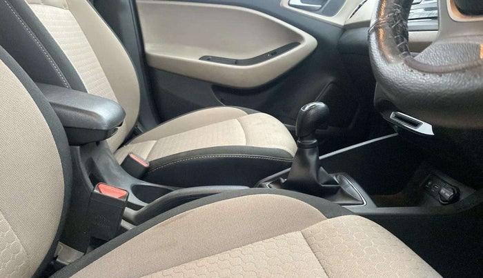 2016 Hyundai Elite i20 MAGNA 1.2, Petrol, Manual, 68,133 km, Gear Lever