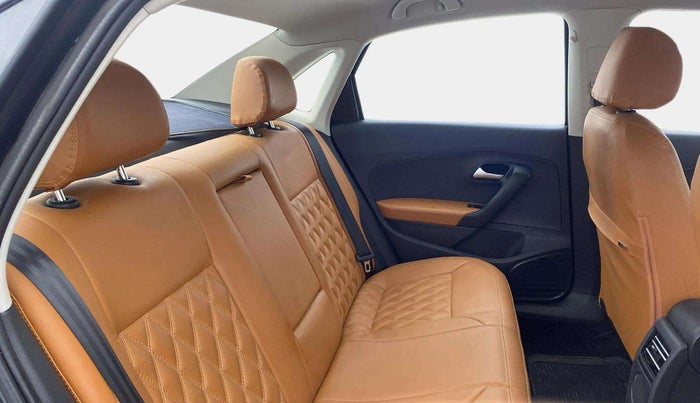 2016 Volkswagen Vento COMFORTLINE 1.2 TSI AT, Petrol, Automatic, 50,672 km, Right Side Rear Door Cabin