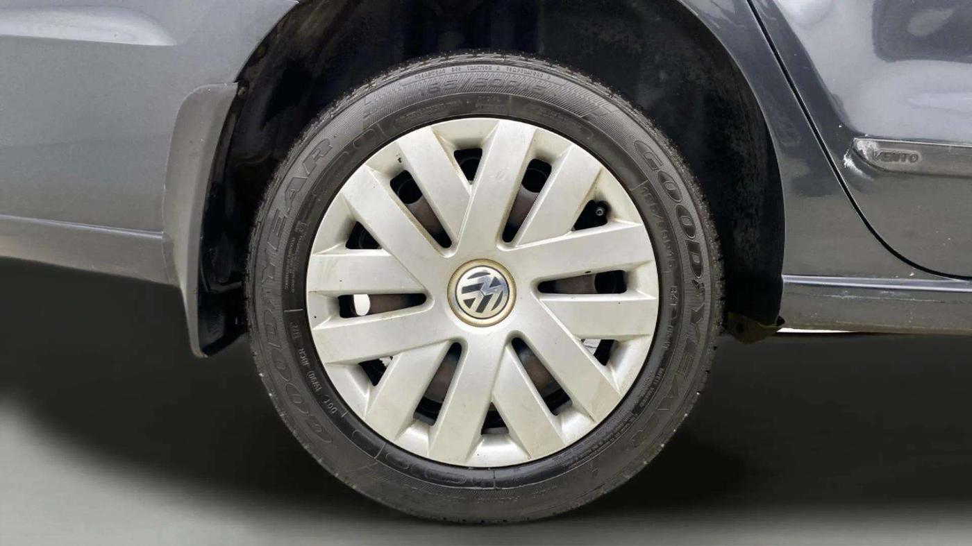 2016 Volkswagen Vento COMFORTLINE 1.2 TSI AT, Petrol, Automatic, 51,014 km, Right Rear Wheel