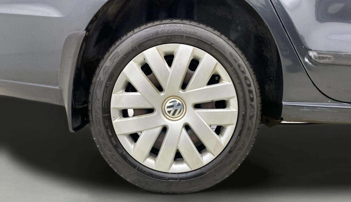 2016 Volkswagen Vento COMFORTLINE 1.2 TSI AT, Petrol, Automatic, 50,672 km, Right Rear Wheel
