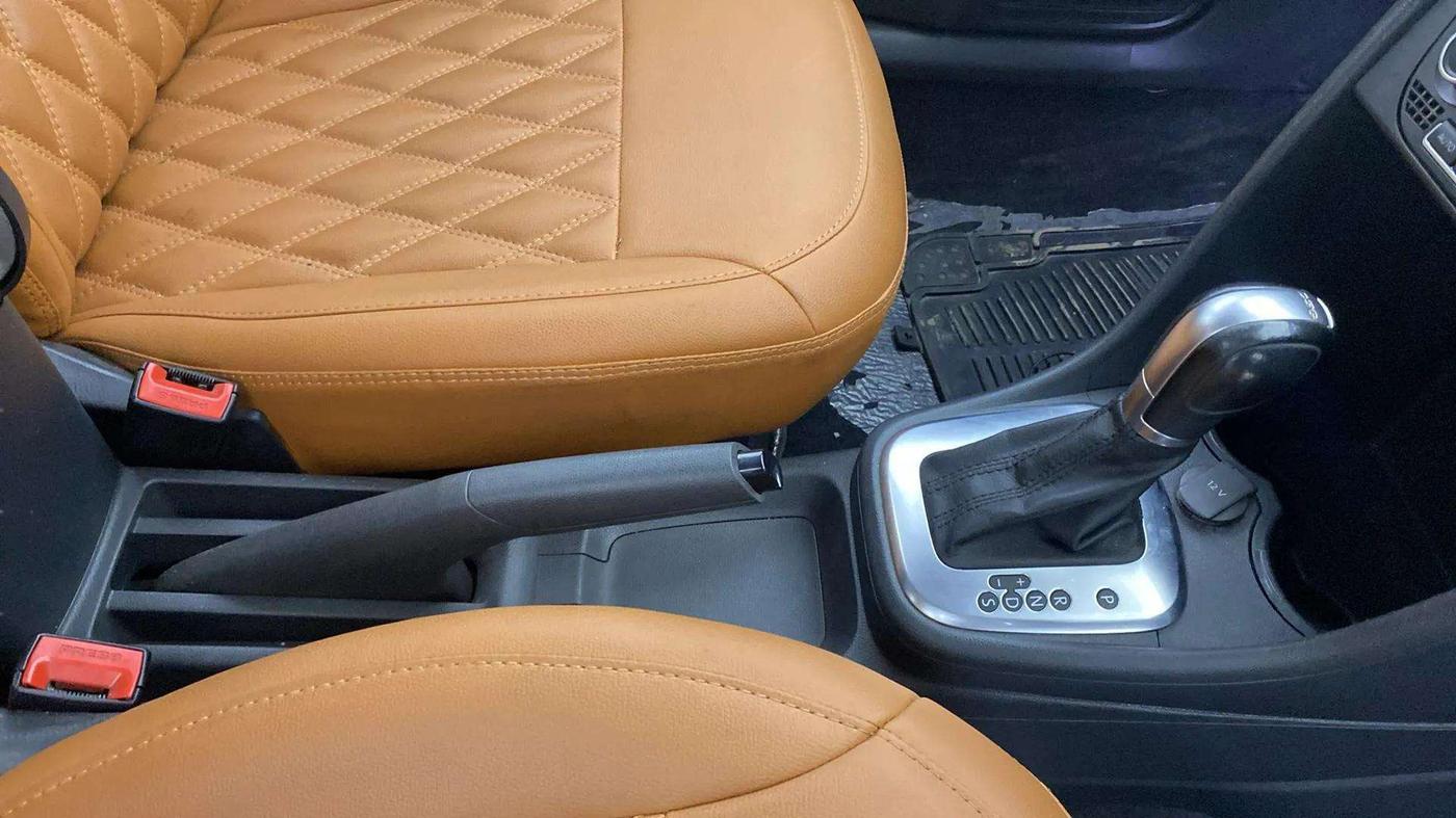 2016 Volkswagen Vento COMFORTLINE 1.2 TSI AT, Petrol, Automatic, 51,014 km, Gear Lever