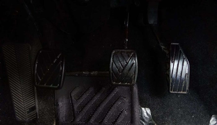 2024 Maruti XL6 ZETA CNG, CNG, Manual, 24,007 km, Pedals