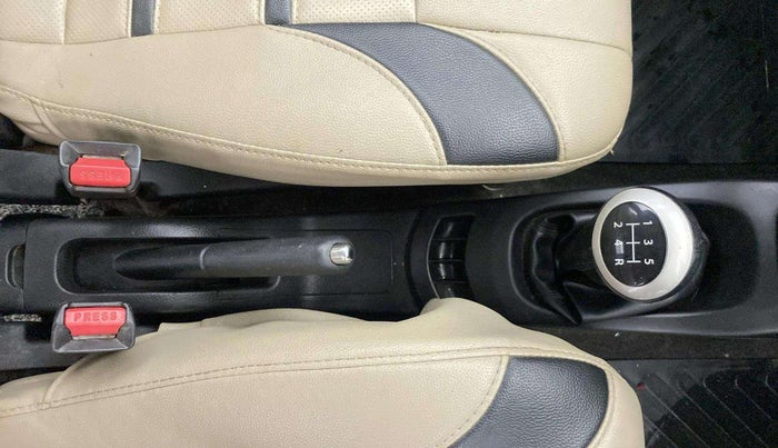 2018 Maruti Wagon R 1.0 VXI, Petrol, Manual, 32,002 km, Gear Lever