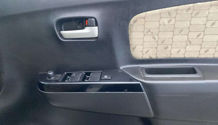 2018 Maruti Wagon R 1.0 VXI, Petrol, Manual, 32,002 km, Driver Side Door Panels Control