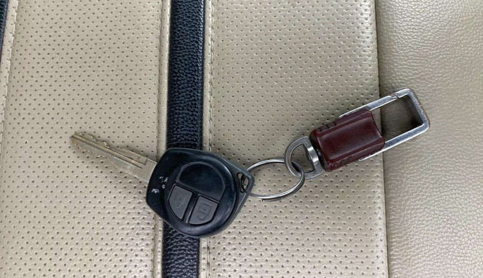 2018 Maruti Wagon R 1.0 VXI, Petrol, Manual, 32,002 km, Key Close Up