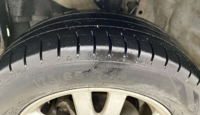 2014 Honda Brio VX MT, Petrol, Manual, 54,104 km, Left Front Tyre Tread