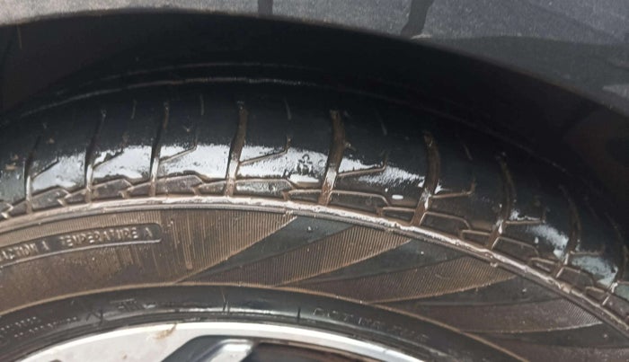 2018 Hyundai Creta SX AT 1.6 DIESEL, Diesel, Automatic, 88,411 km, Right Front Tyre Tread