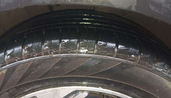 2018 Hyundai Creta SX AT 1.6 DIESEL, Diesel, Automatic, 88,411 km, Left Front Tyre Tread