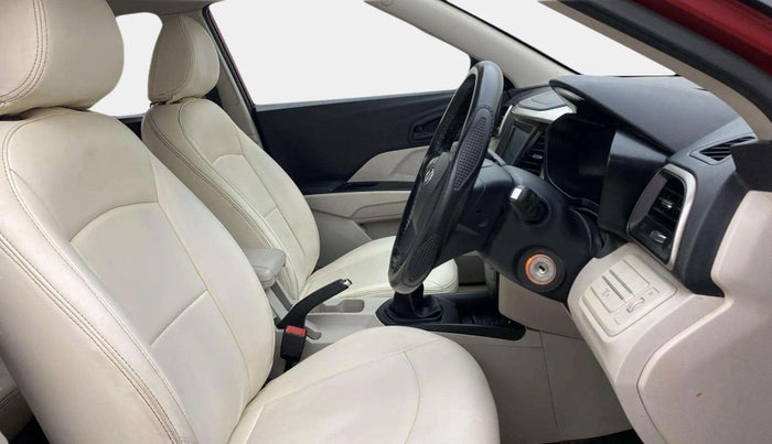 2020 Mahindra XUV300 W6 1.2 PETROL, Petrol, Manual, 40,600 km, Right Side Front Door Cabin