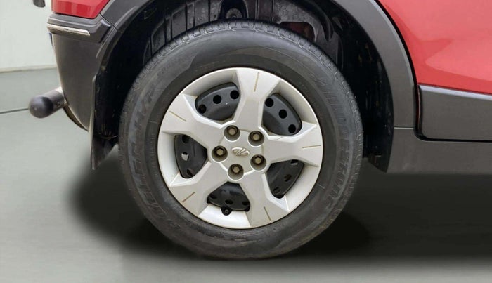 2020 Mahindra XUV300 W6 1.2 PETROL, Petrol, Manual, 40,600 km, Right Rear Wheel