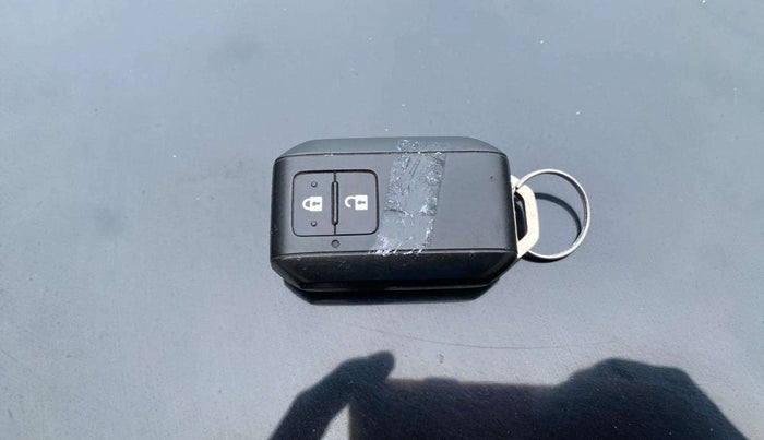 2023 Maruti Grand Vitara ZETA SMART HYBRID, Petrol, Manual, 29,107 km, Key Close Up