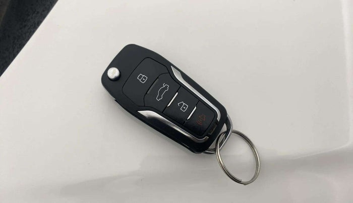 2014 Maruti Wagon R 1.0 LXI, Petrol, Manual, 57,872 km, Key Close Up