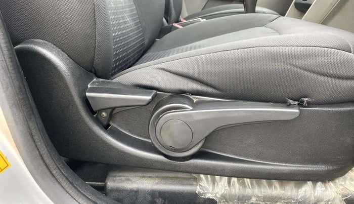 2018 Tata Tiago XZ PETROL, Petrol, Manual, 77,176 km, Driver Side Adjustment Panel