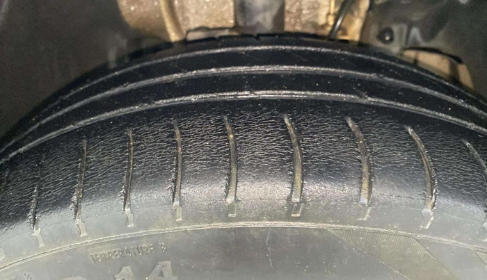 2018 Tata Tiago XZ PETROL, Petrol, Manual, 77,176 km, Right Front Tyre Tread