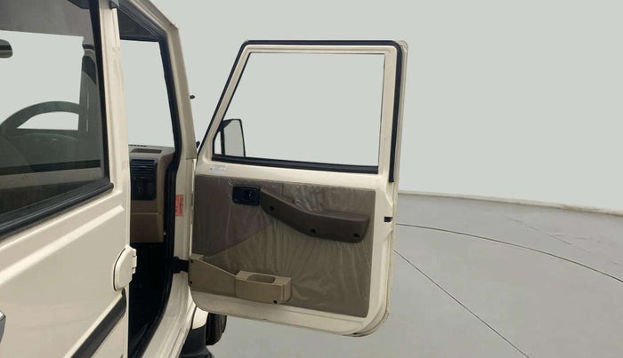 2020 Mahindra Bolero B6 (O), Diesel, Manual, 68,234 km, RHS Front Door