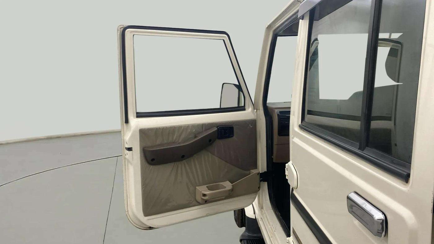 2020 Mahindra Bolero B6 (O), Diesel, Manual, 68,234 km, LHS Front Door