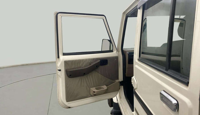 2020 Mahindra Bolero B6 (O), Diesel, Manual, 68,234 km, LHS Front Door