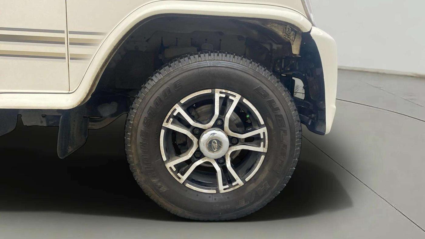 2020 Mahindra Bolero B6 (O), Diesel, Manual, 68,234 km, Right Front Wheel