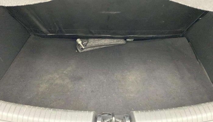 2018 Hyundai Grand i10 MAGNA AT 1.2 KAPPA VTVT, Petrol, Automatic, 47,317 km, Boot Inside