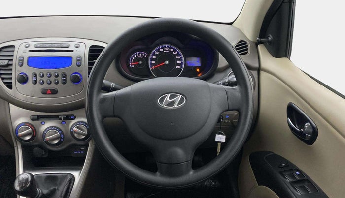 2016 Hyundai i10 SPORTZ 1.1, Petrol, Manual, 50,586 km, Steering Wheel Close Up