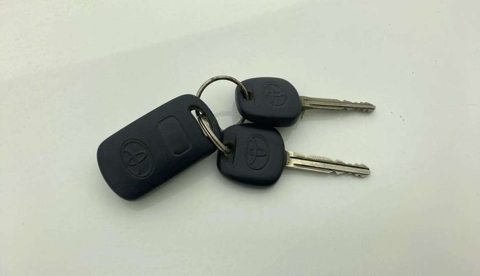 2013 Toyota Etios G, Petrol, Manual, 57,884 km, Key Close Up
