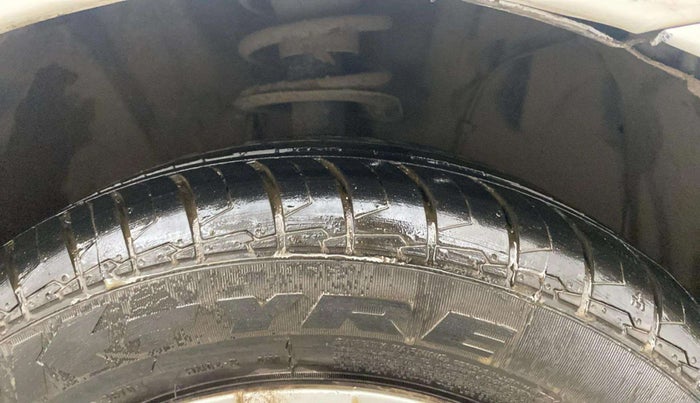 2013 Toyota Etios G, Petrol, Manual, 57,884 km, Right Front Tyre Tread