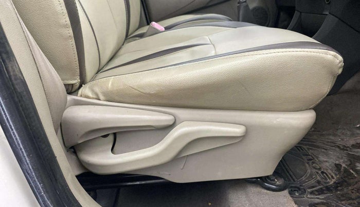 2013 Toyota Etios G, Petrol, Manual, 57,884 km, Driver Side Adjustment Panel