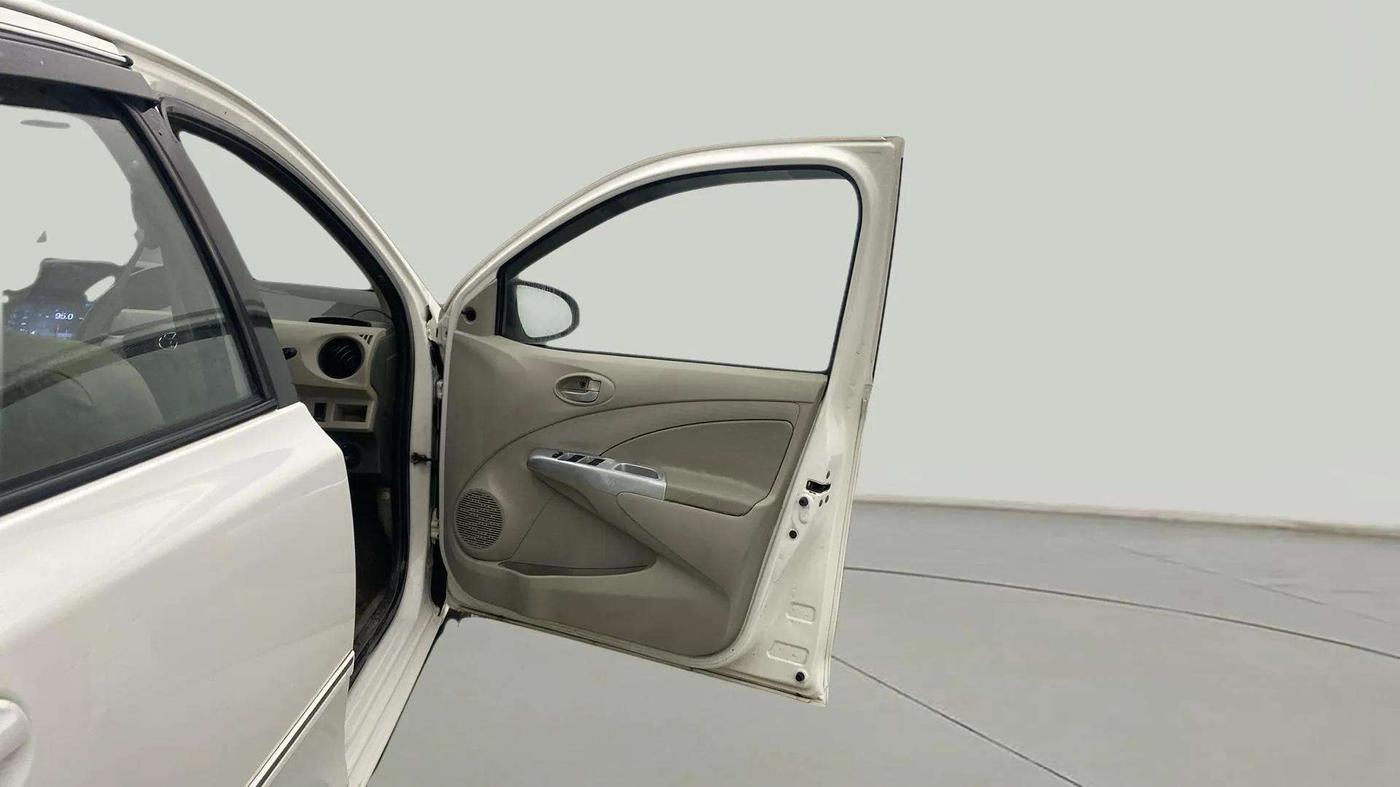2013 Toyota Etios G, Petrol, Manual, 57,884 km, RHS Front Door