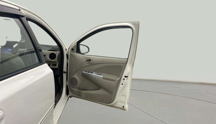 2013 Toyota Etios G, Petrol, Manual, 57,884 km, RHS Front Door
