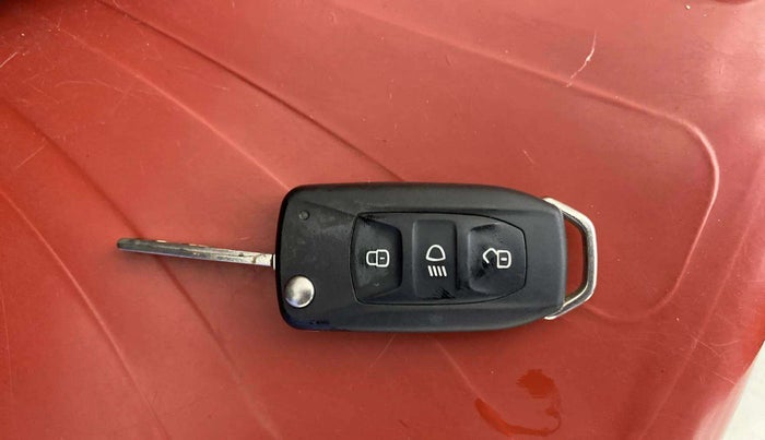 2018 Tata NEXON XM DIESEL, Diesel, Manual, 96,108 km, Key Close Up
