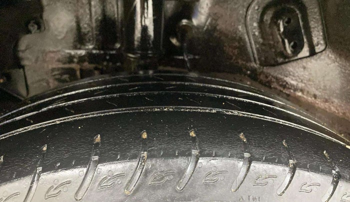 2018 Tata NEXON XM DIESEL, Diesel, Manual, 96,108 km, Right Rear Tyre Tread