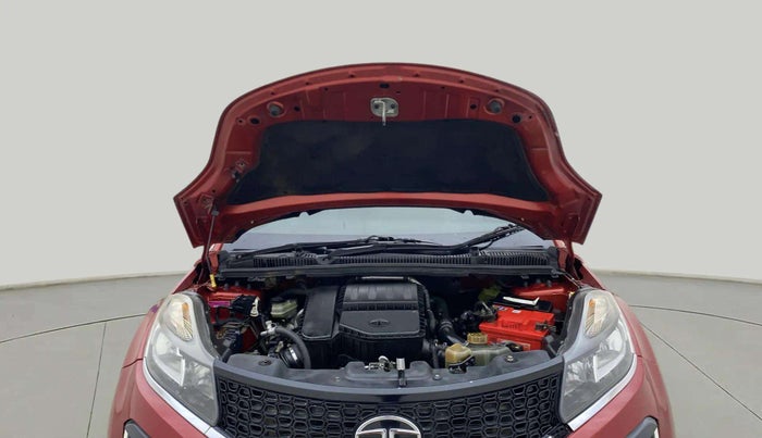 2018 Tata NEXON XM DIESEL, Diesel, Manual, 96,108 km, Open Bonet