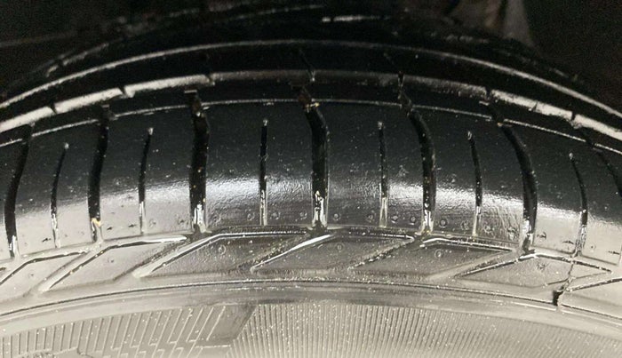 2018 Tata NEXON XM DIESEL, Diesel, Manual, 96,108 km, Left Front Tyre Tread