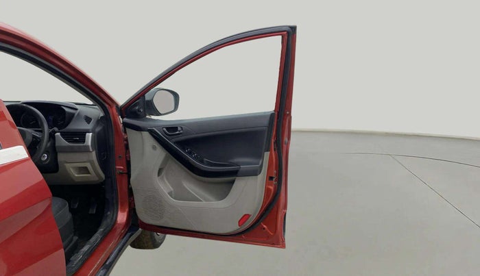 2018 Tata NEXON XM DIESEL, Diesel, Manual, 96,108 km, RHS Front Door