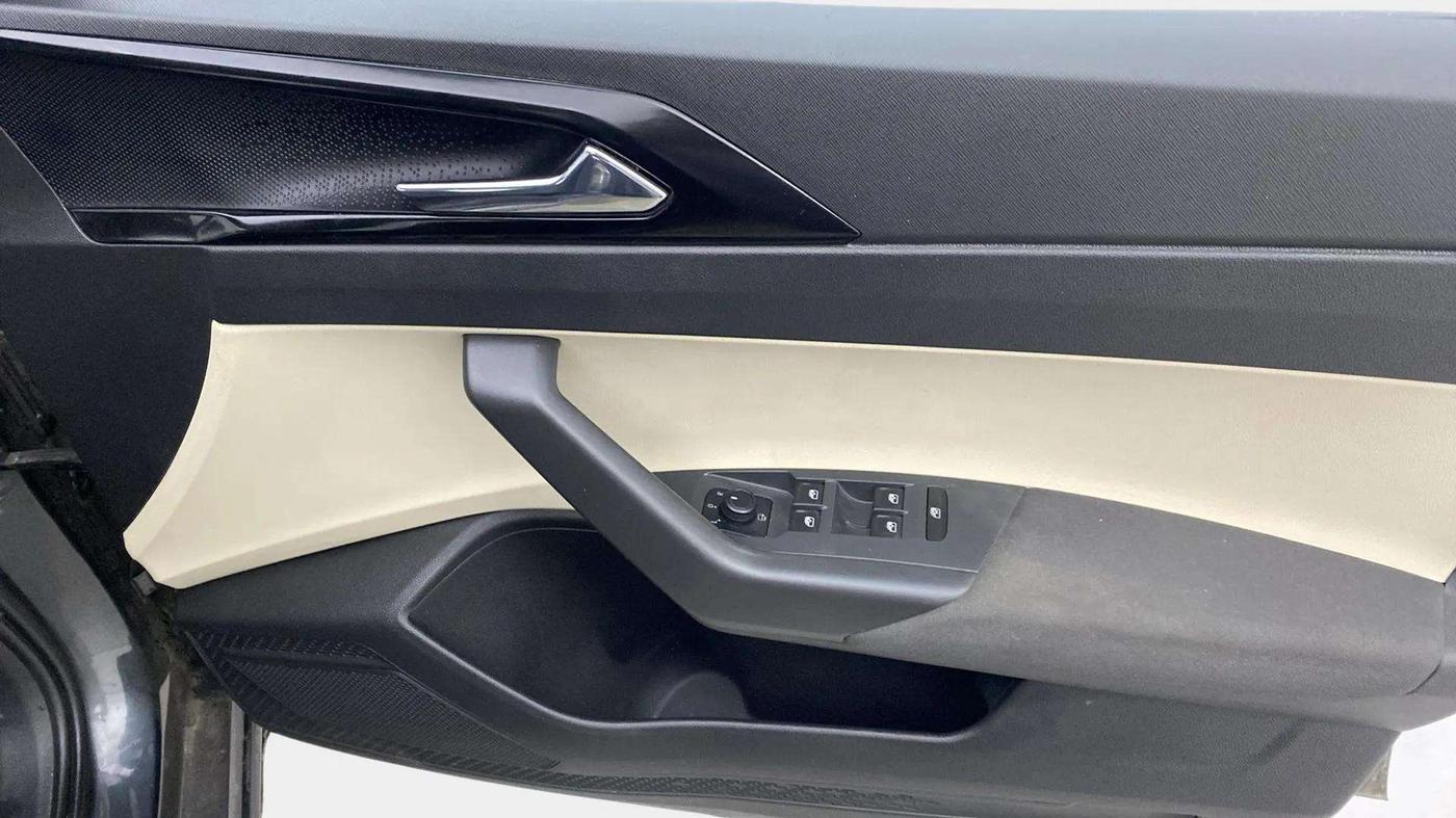 2023 Skoda SLAVIA Ambition 1.5L TSI, Petrol, Manual, 21,223 km, Driver Side Door Panels Control