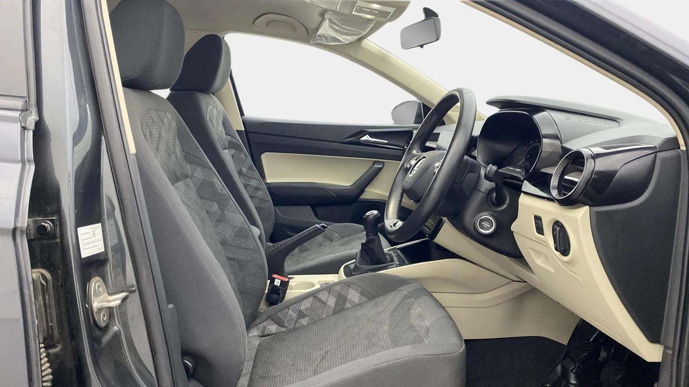 2023 Skoda SLAVIA Ambition 1.5L TSI, Petrol, Manual, 21,223 km, Right Side Front Door Cabin
