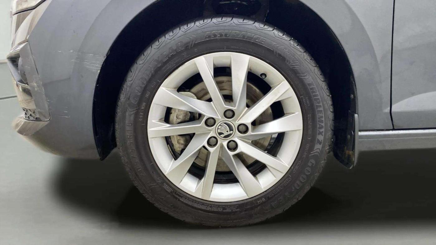 2023 Skoda SLAVIA Ambition 1.5L TSI, Petrol, Manual, 21,223 km, Left Front Wheel
